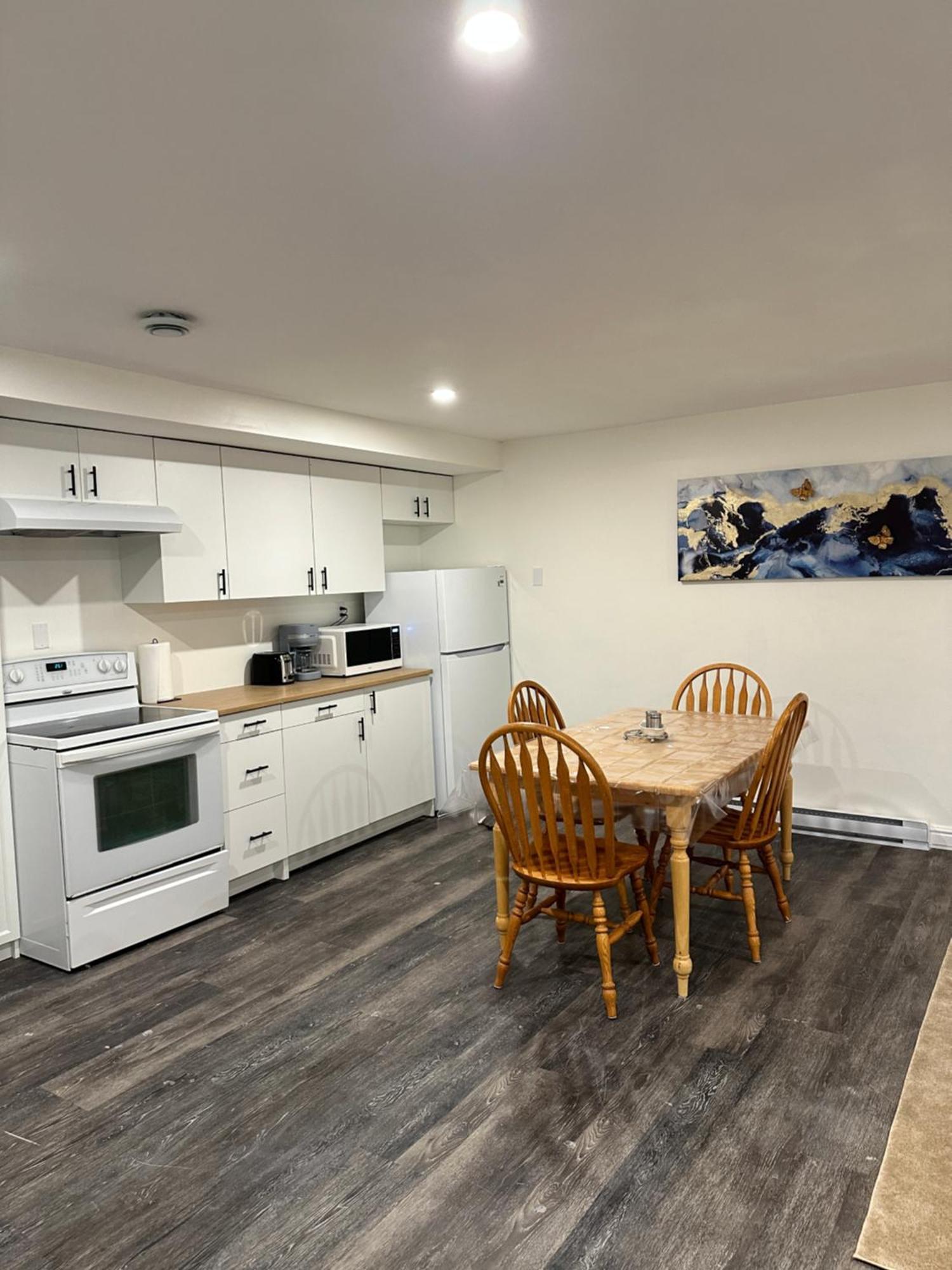 Central Halifax One Bedroom Apartment In Clayton Park Exterior photo